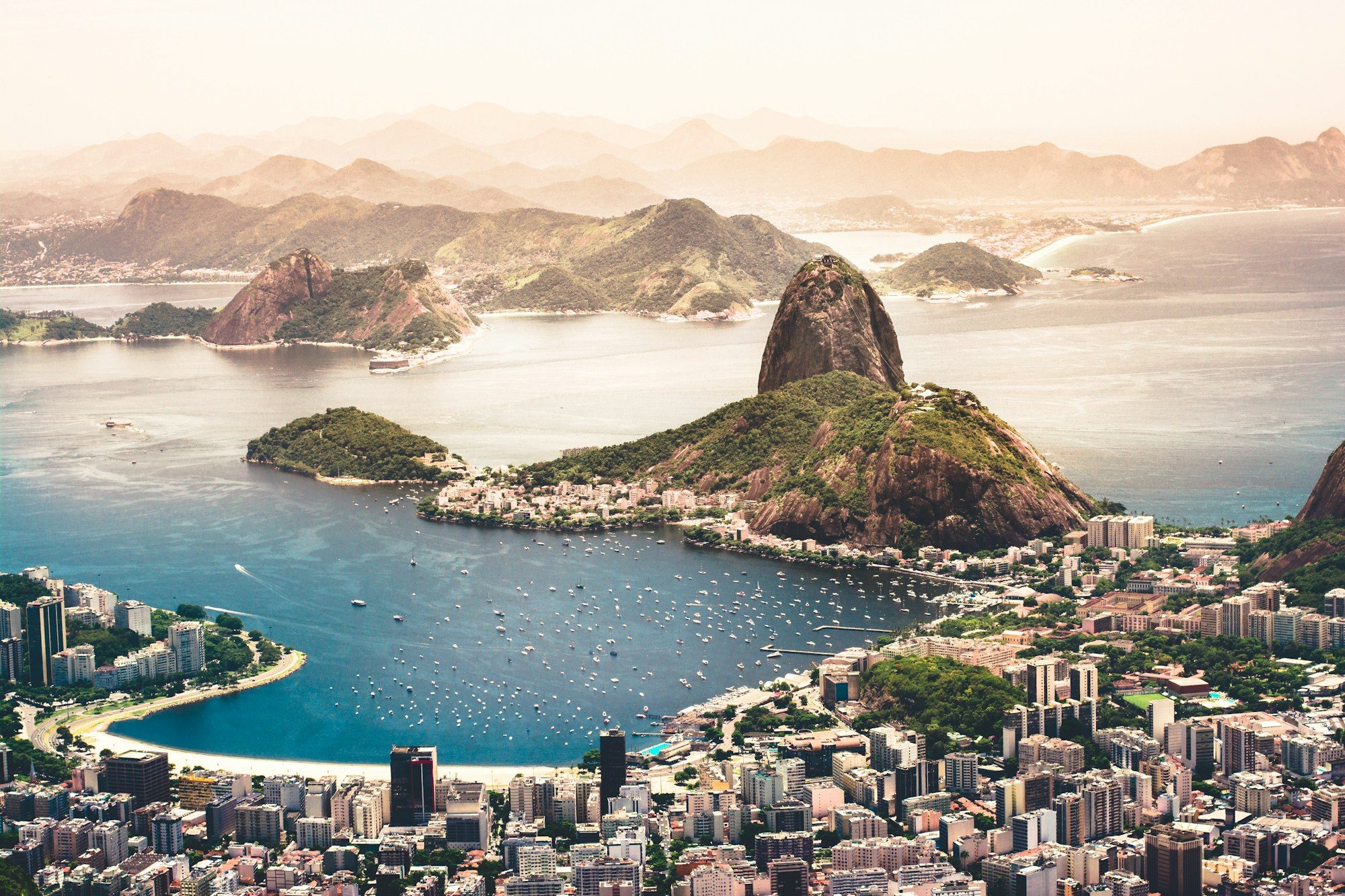 Vista del Pan de Azúcar y la bahía de Río de Janeiro